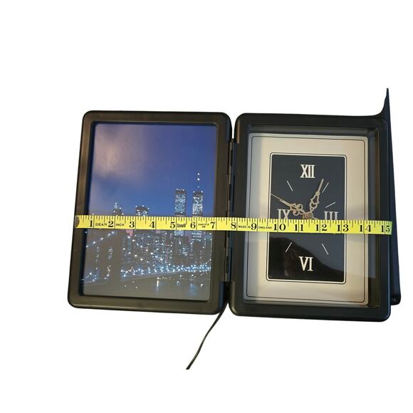 Hinged‎ Clock w/ NYC Skyline w/Twin Towers w/ Fiber Optic Color Changing Lights - Picture 7 of 11